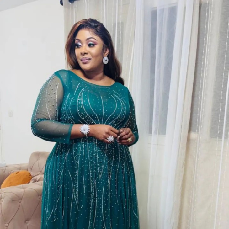 Fin Karma :  Admirez le sagnsé de l'actrice Adja Nationale Fin Karma :  Admirez le sagnsé de l'actrice Adja Nationale