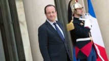 Des élus UMP accusent Hollande de tweeter pour l'Aïd mais pas Noël, sauf que...  