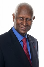 Abdou Diouf annonce sa retraite 