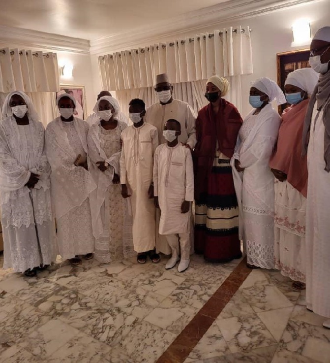 Condoléances: Macky Sall chez la famille de Pape Aly Guèye...