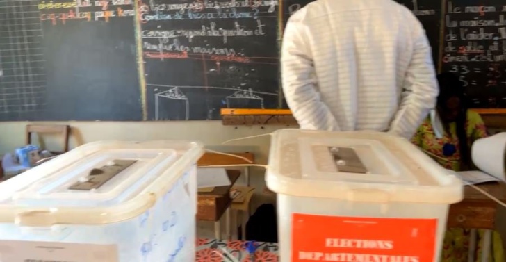 Elections locales à Ziguinchor: Ousmane Sonko dans son bureau de vote (Photos)