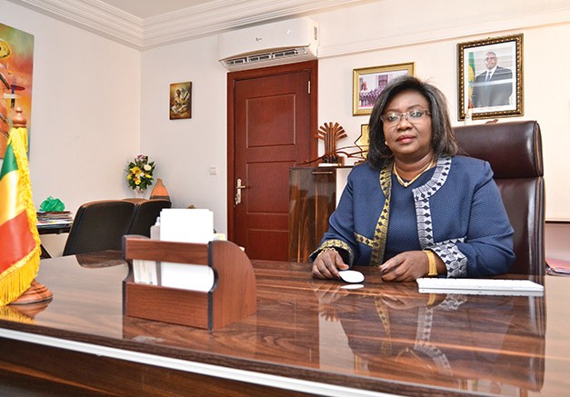 Mbour: Sophie Gladima devient la première femme maire de Joal-Fadiouth Mbour: Sophie Gladima devient la première femme maire de Joal-Fadiouth