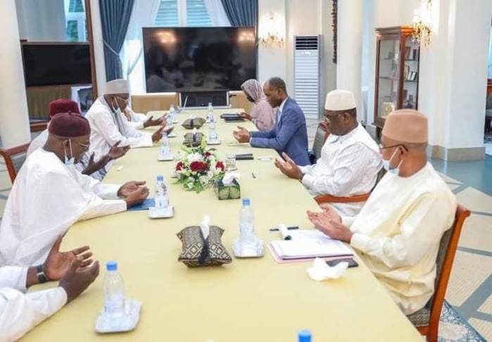 Ces propos sont du Président Macky Sall, qui s'indigne de la campagne de désinformation qui met en mal l'Etat et les populations ( Vidéo ) Ces propos sont du Président Macky Sall, qui s'indigne de la campagne de désinformation qui met en mal l'Etat et les populations ( Vidéo )