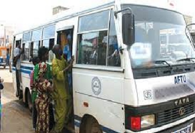 Embouteillages, chaleur, surcharge et augmentation illégale de tarif : Le calvaire quotidien des usagers des transports en commun