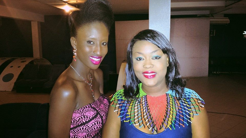 La top model Keysha Mbengue en toute complicité avec Kalista de la 2Stv 