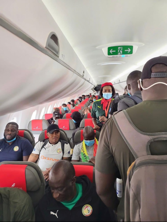 En images: Les "Lions" en route vers Dakar