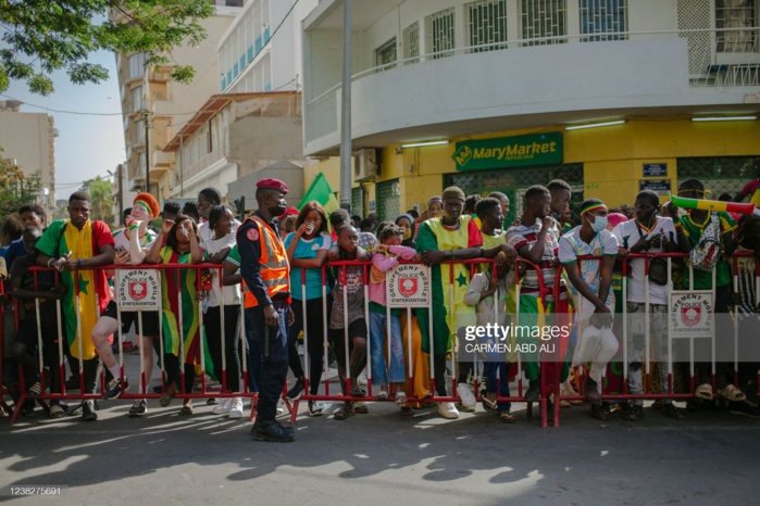  Photos / Après leur arrivée, les "Lions" en direction du Palais