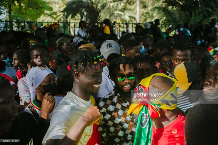 Photos / Après leur arrivée, les "Lions" en direction du Palais