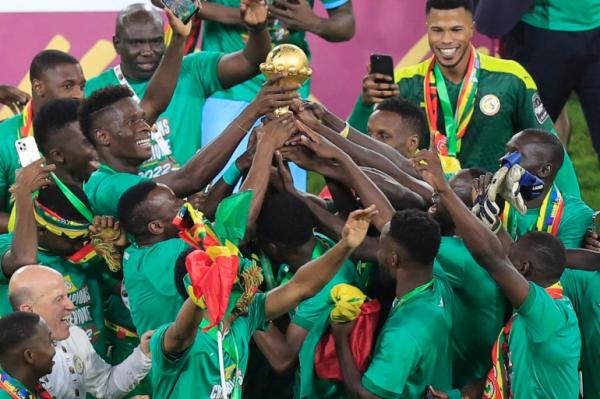 Récompense des "Lions": Macky Sall offre individuellement, 50 millions de prime, un terrain de 200 m2 à Dakar et autre de 500 m2 à Diamniadio