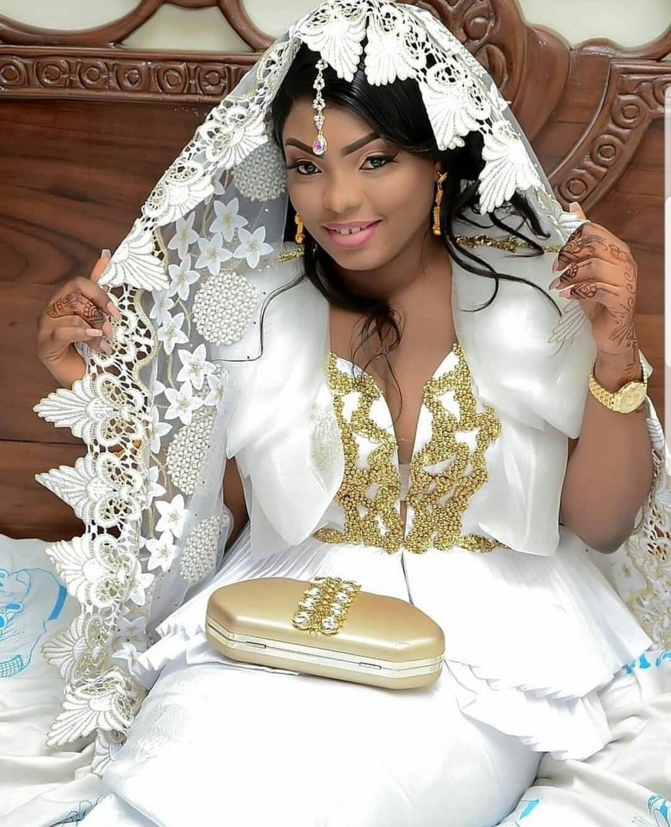 Que doit éviter une femme mariée ? Découvrez la réponse dans "Bajjen wax ma"