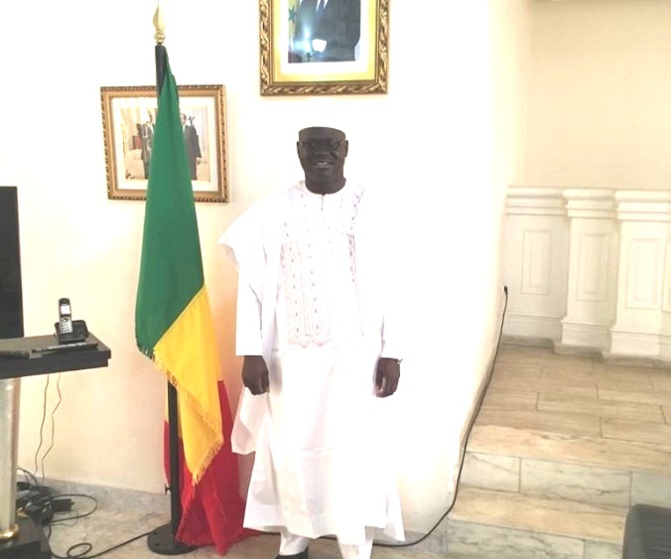Can 2022 : le président Macky Sall facilite l’ambassadeur Khare Diouf pour son rôle crucial Can 2022 : le président Macky Sall facilite l’ambassadeur Khare Diouf pour son rôle crucial