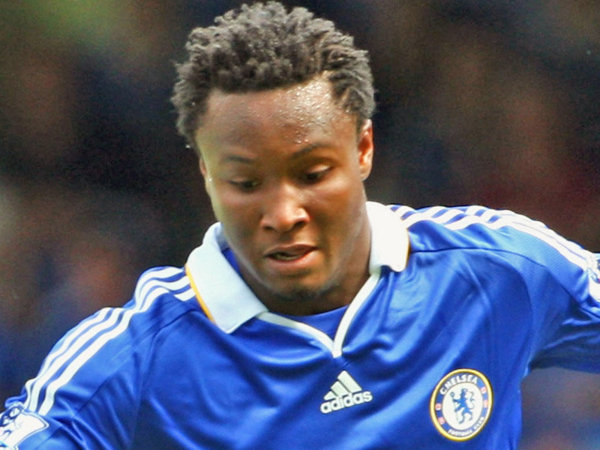 Un fan de Chelsea tatoue le nom de Mikel Obi sur ses fesses