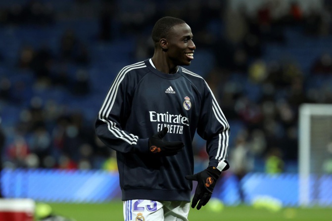 Ferland Mendy suspendu au match retour contre le PSG