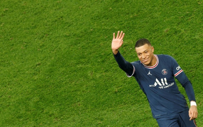 Mbappé et le PSG marquent les esprits, Messi marque le pas