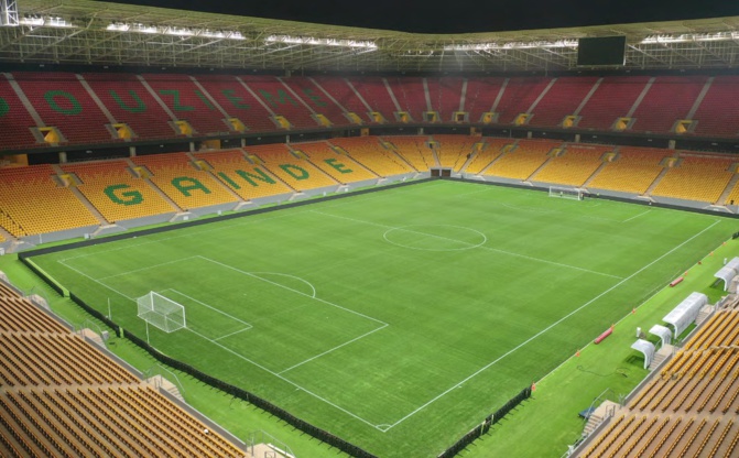Stade du Sénégal: L'entretien tournera autour de 800 millions F CFA (images) Stade du Sénégal: L'entretien tournera autour de 800 millions F CFA (images)
