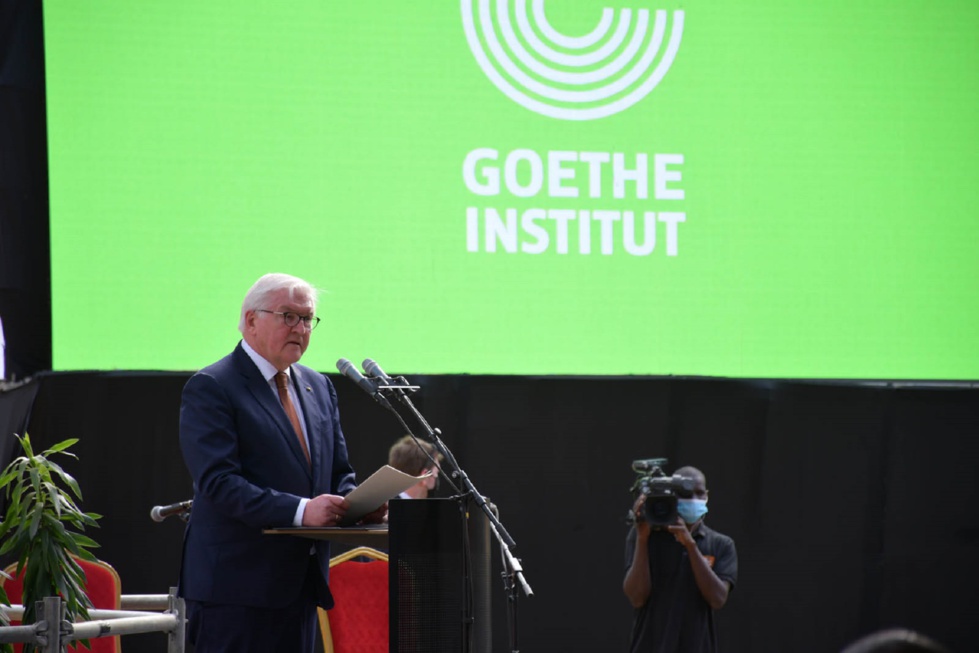 Pose 1ère pierre Goethe-Institut à Dakar par le président de la République fédérale d'Allemagne (Vidéo + Photos)