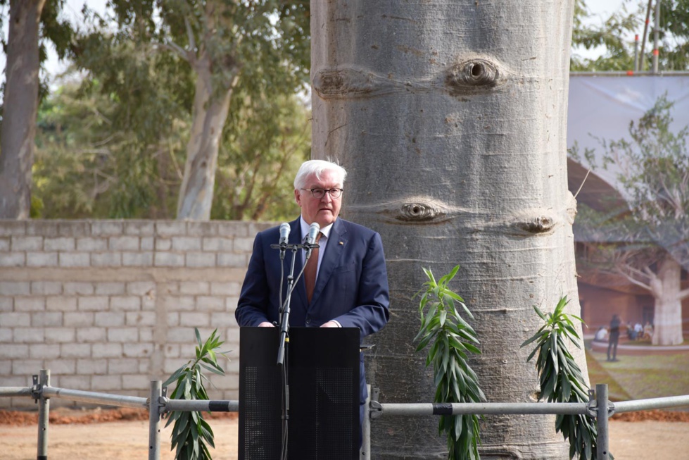 Pose 1ère pierre Goethe-Institut à Dakar par le président de la République fédérale d'Allemagne (Vidéo + Photos)