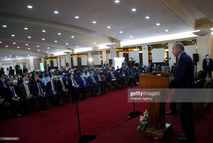 Photos / Inauguration du Stade Me Abdoulaye Wade: Le Président Macky Sall en compagnie de son hôte, le Président Erdogan de la Turquie