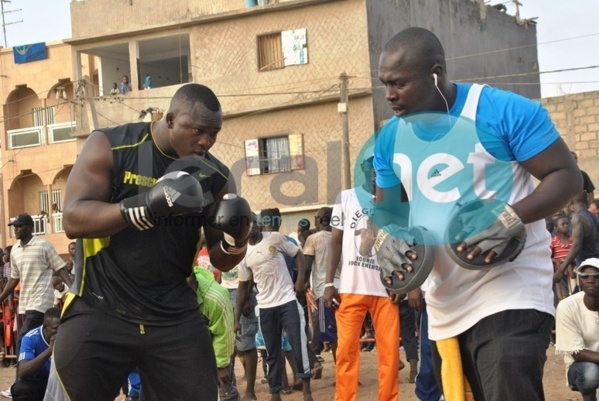 Photos - Modou Lô promet l'enfer à Eumeu Sène !