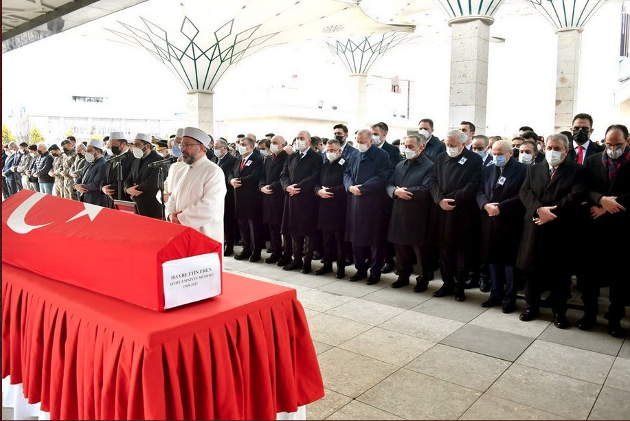 Décèdé à Dakar : Les tristes images des funérailles du chef de la sécurité de Erdogan (Photos) Décèdé à Dakar : Les tristes images des funérailles du chef de la sécurité de Erdogan (Photos)