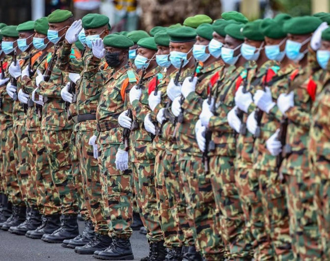 Arrivée de Macky Sall aux Comores ce samedi (texte - images) Arrivée de Macky Sall aux Comores ce samedi (texte - images)