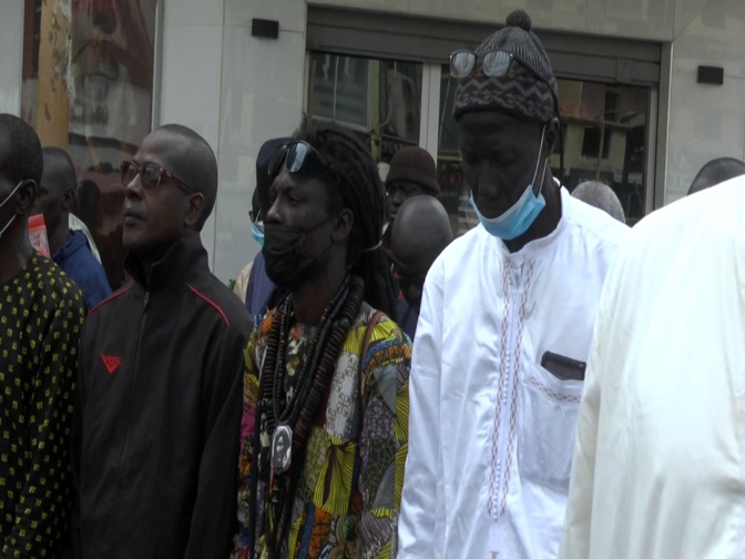 Prière mortuaire: Une foule immense pour accompagner El Hadji Malick Sy Souris à sa dernière demeure (Images)