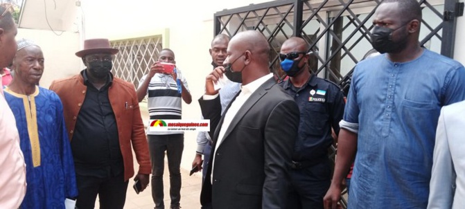 Dixinn : Les clés du domicile de Cellou Dalein Diallo, officiellement remises au patrimoine bâti Dixinn : Les clés du domicile de Cellou Dalein Diallo, officiellement remises au patrimoine bâti