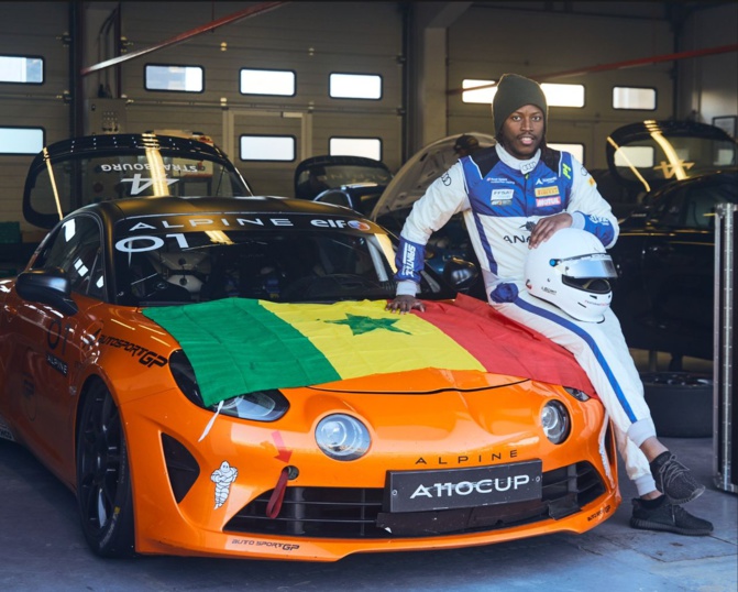 Sport automobile Alpine Elf  Europa Cup/ Avec sa voiture baptisée Lat Dior: Le pilote Abdoulaye Diop dans la course