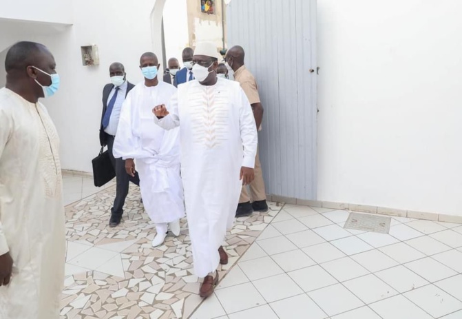 142e édition de l'Appel: Visite de Macky Sall au Khalife des Layénes (Photos) 142e édition de l'Appel: Visite de Macky Sall au Khalife des Layénes (Photos)