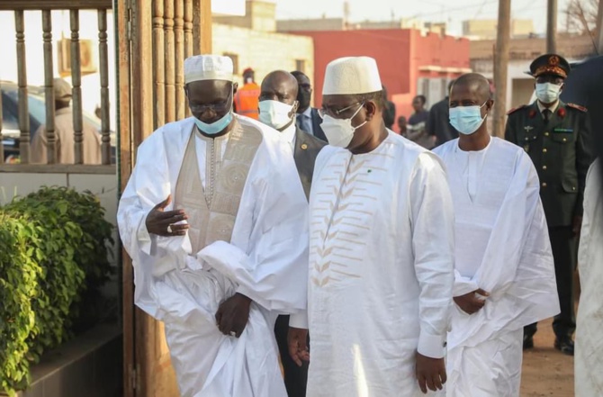 142e édition de l'Appel: Visite de Macky Sall au Khalife des Layénes (Photos) 142e édition de l'Appel: Visite de Macky Sall au Khalife des Layénes (Photos)
