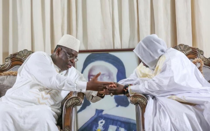 142e édition de l'Appel: Visite de Macky Sall au Khalife des Layénes (Photos) 142e édition de l'Appel: Visite de Macky Sall au Khalife des Layénes (Photos)