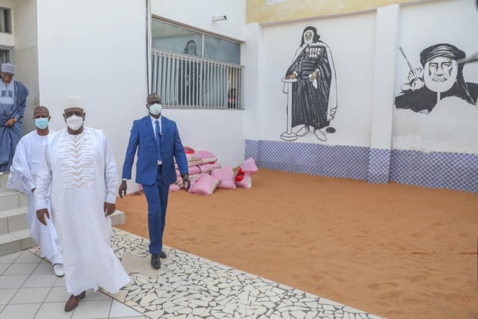 142e édition de l'Appel: Visite de Macky Sall au Khalife des Layénes (Photos) 142e édition de l'Appel: Visite de Macky Sall au Khalife des Layénes (Photos)