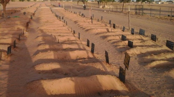 Photo - En 20 jours, plus de 600 personnes ont été enterrées au nouveau cimetière de Touba