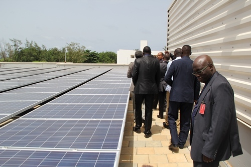 Des ingénieurs et architectes sénégalais visitent la nouvelle ambassade certifiée Gold Leed