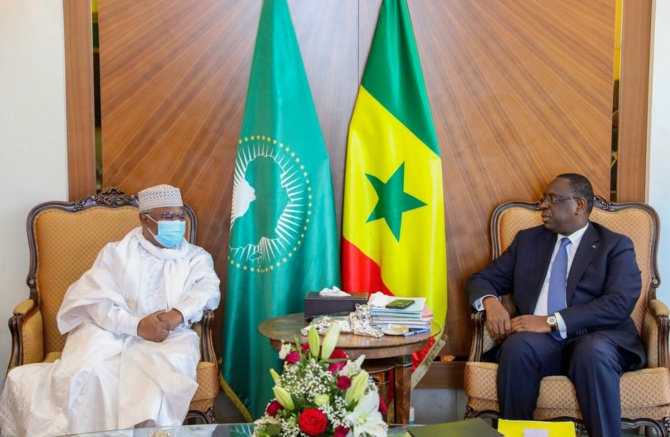 Le Secrétaire général de l'OCI reçu par le Président Macky Sall Le Secrétaire général de l'OCI reçu par le Président Macky Sall