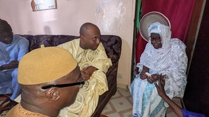 Ziarra annuelle de Tivaouane : Barthélémy Dias et sa forte délégation, en visite dans la ville sainte Ziarra annuelle de Tivaouane : Barthélémy Dias et sa forte délégation, en visite dans la ville sainte