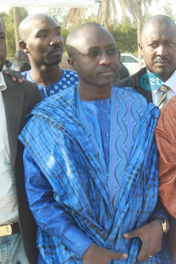 Photos - Manifestation en faveur de la baisse des loyers : Une poignée d’apéristes pour remercier Macky Sall