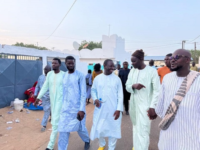 Darou Mousty: Ousmane Sonko et sa délégation reçus par Serigne Abdou Mbacké Darou Mousty: Ousmane Sonko et sa délégation reçus par Serigne Abdou Mbacké