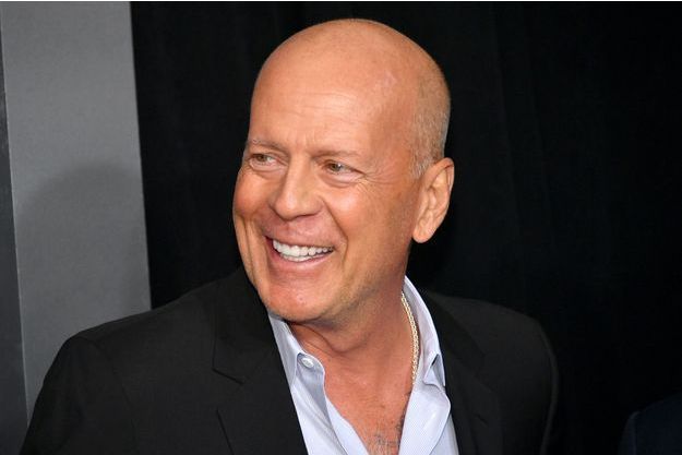Bruce Willis se retire des écrans: les stars d'Hollywood lui rendent hommage sur les réseaux sociaux