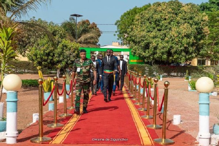 Ziguinchor-Sonko a célébré la fête de l’Indépendance : Images et message du Maire Ziguinchor-Sonko a célébré la fête de l’Indépendance : Images et message du Maire