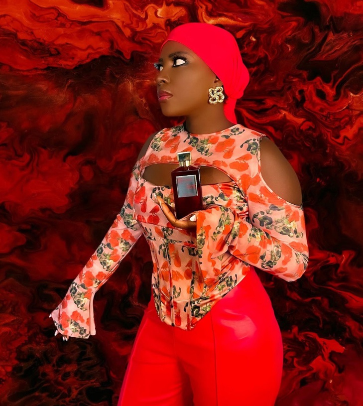 People : Quand la romancière sénégalaise, Charlotte Seck, brille pour la parfumerie de classe « Maison Francis Kurkdjian »