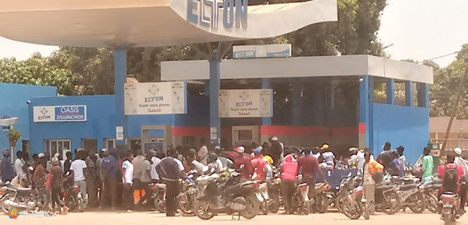 Risque de pénurie de carburant à Ziguinchor : Les Jakartamen prennent d’assaut les stations Risque de pénurie de carburant à Ziguinchor : Les Jakartamen prennent d’assaut les stations