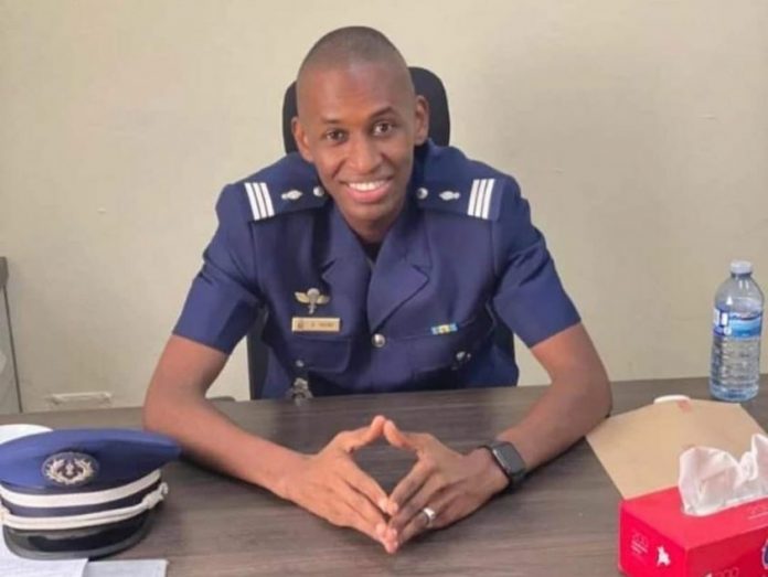 (Photos) Très bonne nouvelle pour capitaine Touré : Il a commencé son nouveau job (Photos) Très bonne nouvelle pour capitaine Touré : Il a commencé son nouveau job