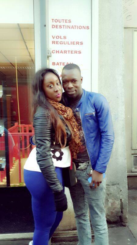 Magui Chanel pose avec Omar Kanté, à Paris 