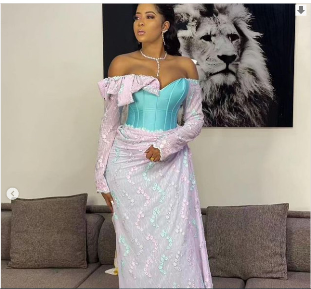 Sagnsé Korité: Admirez la robe très glamour de Kiné de Pod et Marichou Sagnsé Korité: Admirez la robe très glamour de Kiné de Pod et Marichou