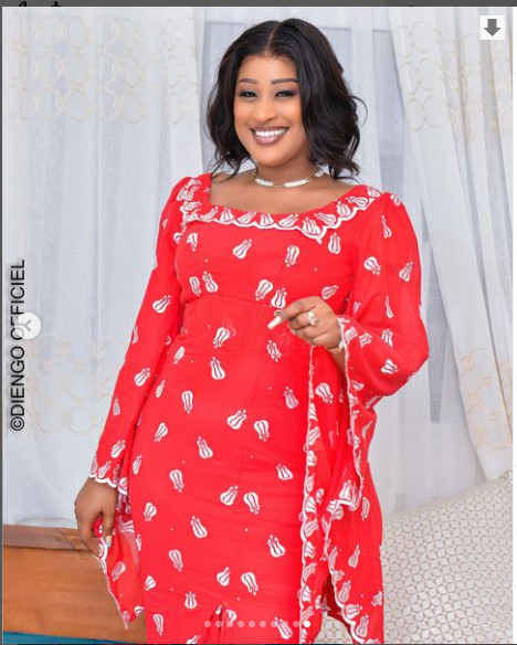 Korité chez Racky: Belle complicité entre l'actrice et des membres de sa famille (Photos) Korité chez Racky: Belle complicité entre l'actrice et des membres de sa famille (Photos)