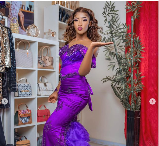 Korité 2022 : Admirez la tenue de Maty Smith, petite soeur de la chanteuse Astar (Photos) Korité 2022 : Admirez la tenue de Maty Smith, petite soeur de la chanteuse Astar (Photos)