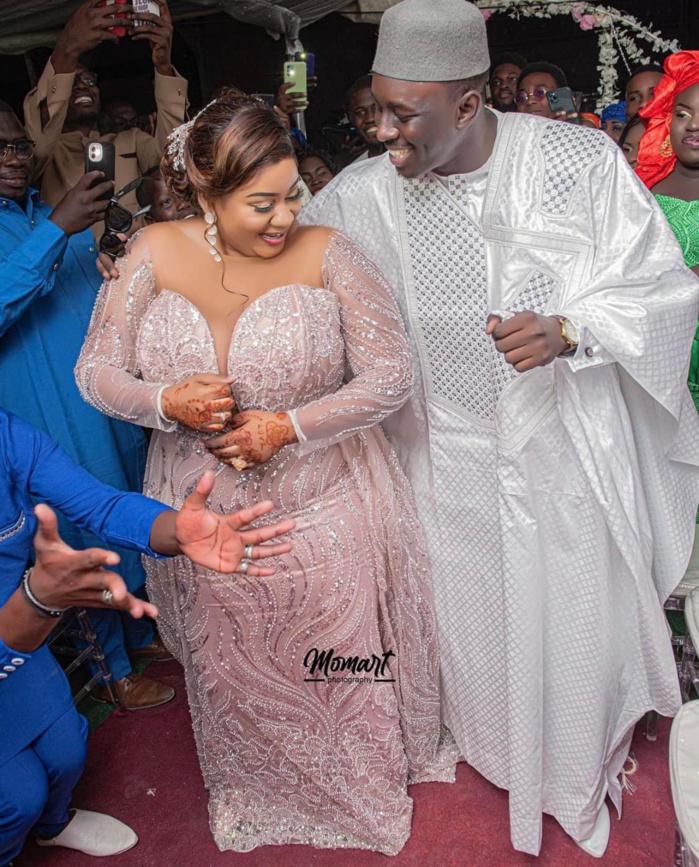 Karima Sow, l'epouse de Malick Ndoye de Seneweb révèle: "Tout commença par un hello, dang ma nekh de la part de jeune thiof..." Karima Sow, l'epouse de Malick Ndoye de Seneweb révèle: "Tout commença par un hello, dang ma nekh de la part de jeune thiof..."