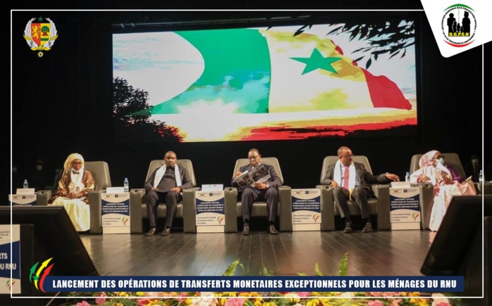 Photos/ Rnu: Le Président de la République, Macky Sall, lors du lancement des opérations de transferts monétaires exceptionnels