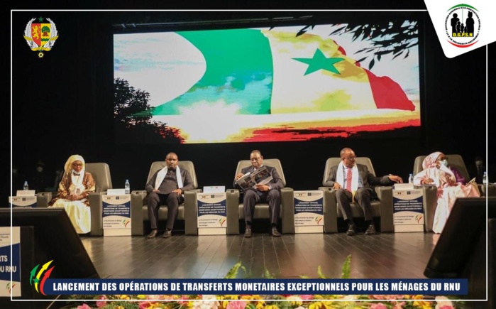 Photos/ Rnu: Le Président de la République, Macky Sall, lors du lancement des opérations de transferts monétaires exceptionnels